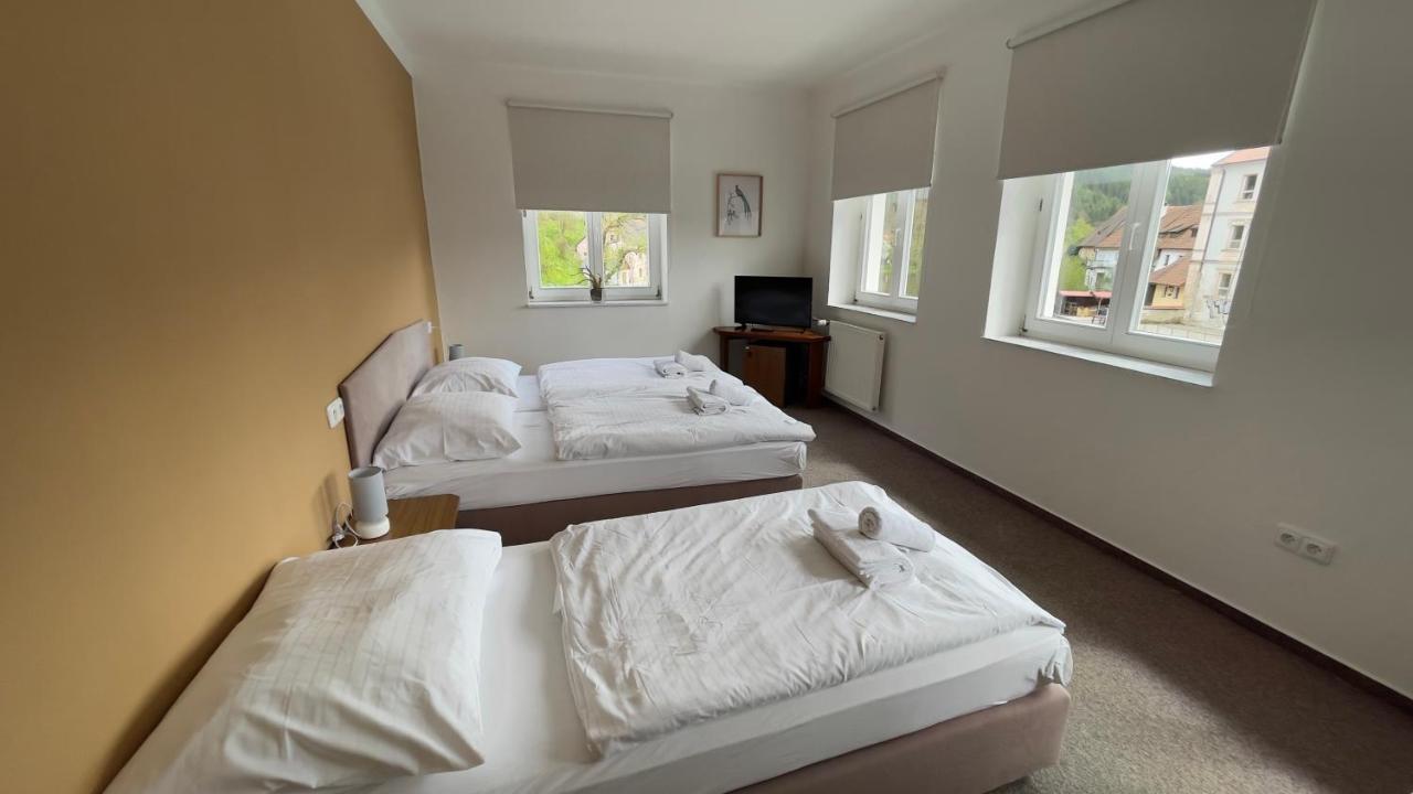 רוז'מברק נאד וויטאבו Rozmberk Inn מראה חיצוני תמונה