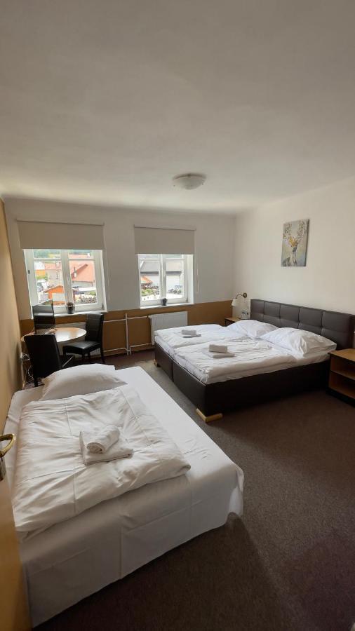 רוז'מברק נאד וויטאבו Rozmberk Inn מראה חיצוני תמונה