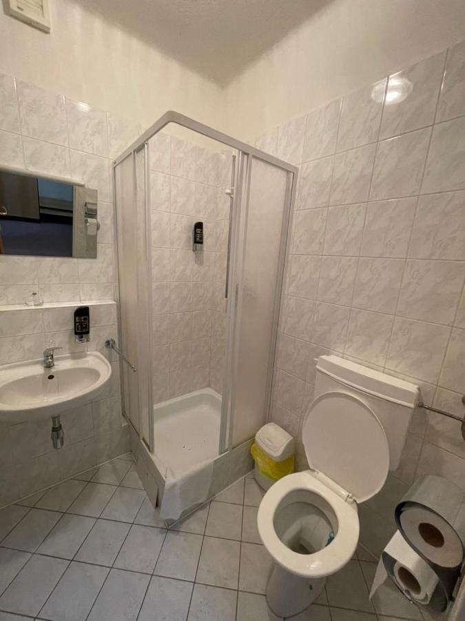 רוז'מברק נאד וויטאבו Rozmberk Inn מראה חיצוני תמונה