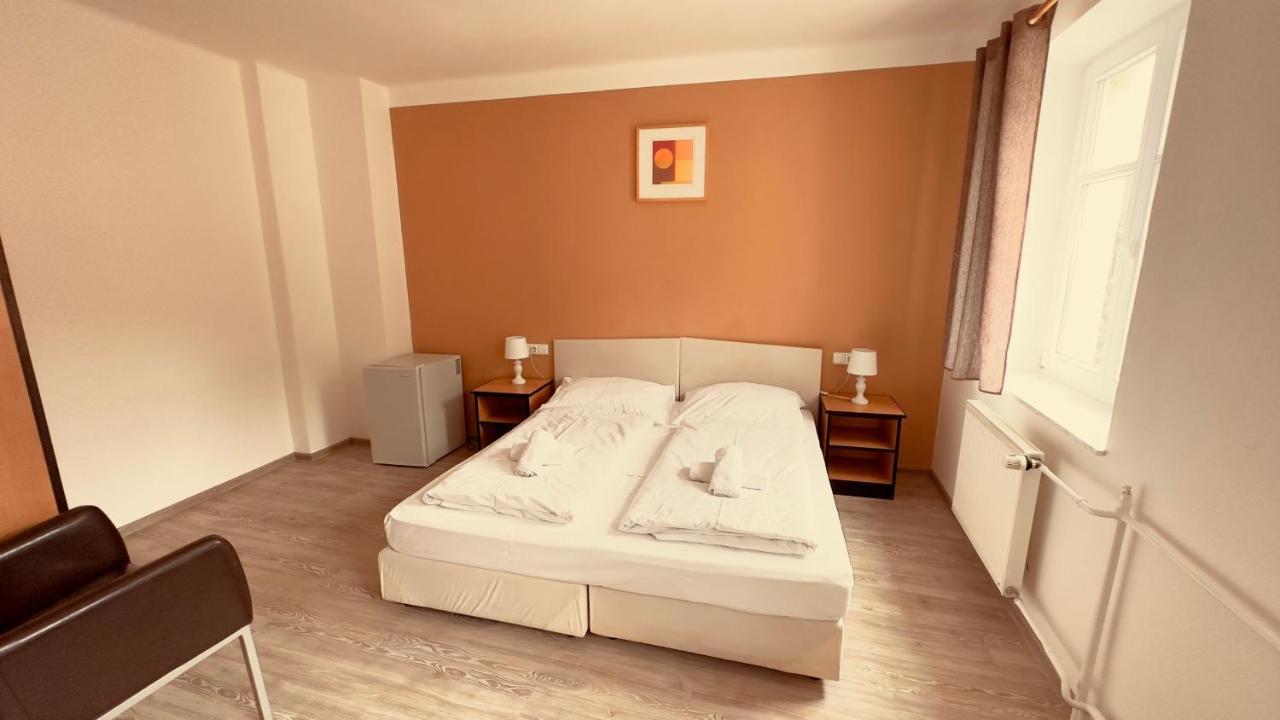 רוז'מברק נאד וויטאבו Rozmberk Inn מראה חיצוני תמונה